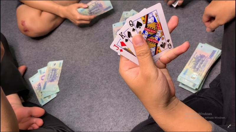 Công Thức Đánh Liêng Không Đụng Hàng Từ Cao Thủ 2 Vì sao liêng vẫn thu hút?